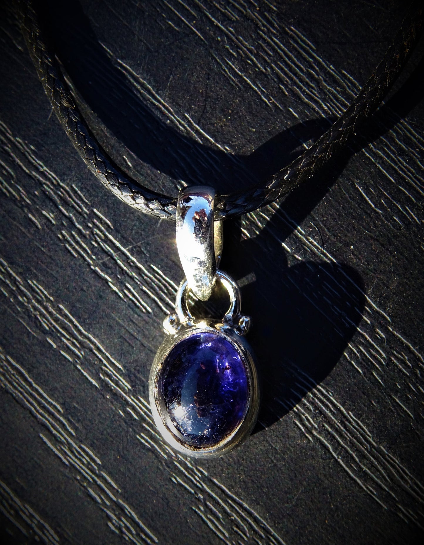 Collier "HECATE" avec Pendentif Iolite serti en Argent 925