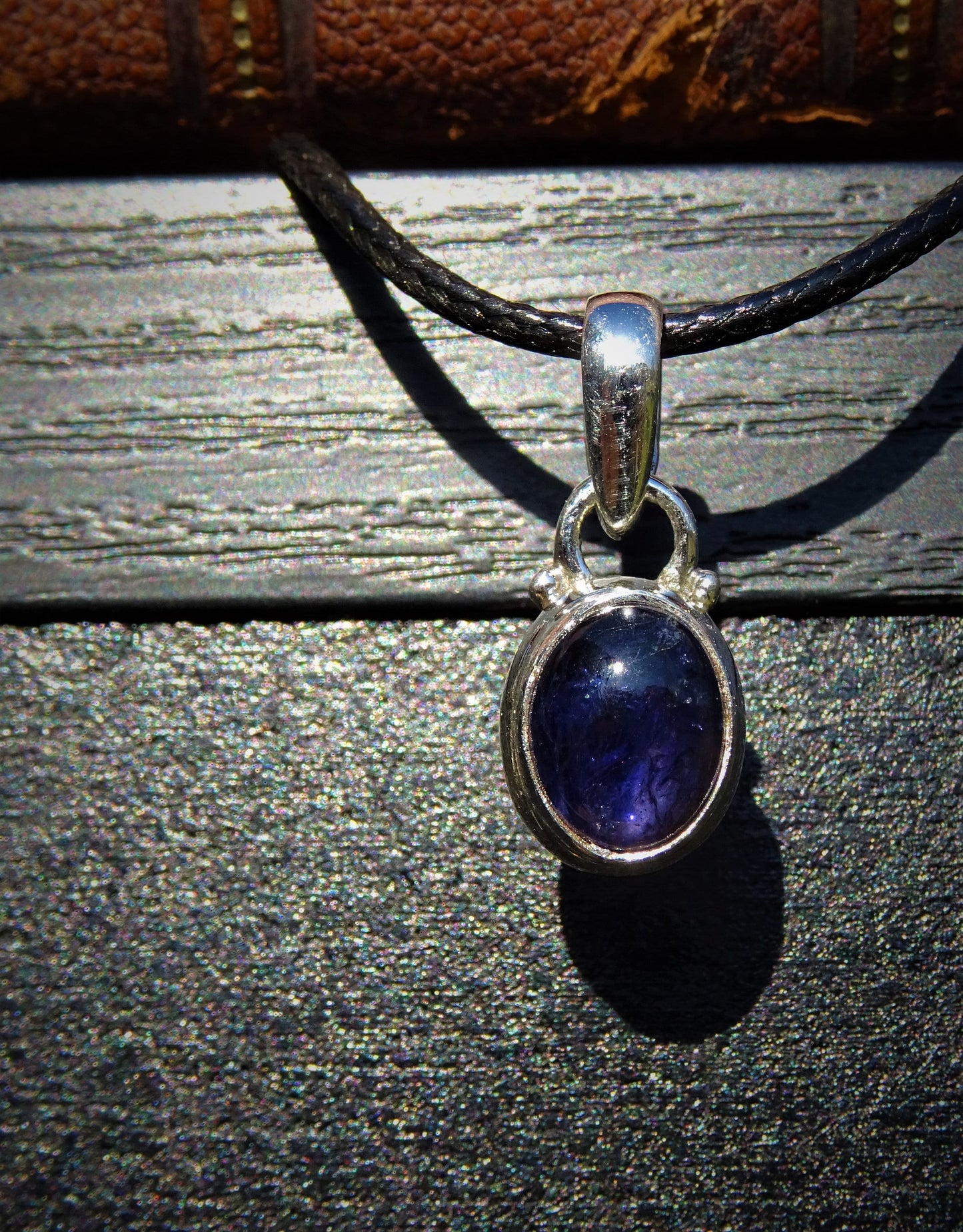 Collier "HECATE" avec Pendentif Iolite serti en Argent 925