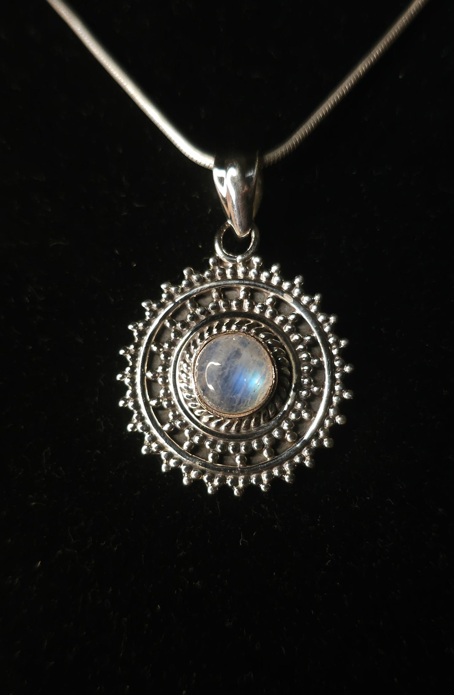 Collier "ATHENA" avec Pendentif Moonstone serti en Argent 925