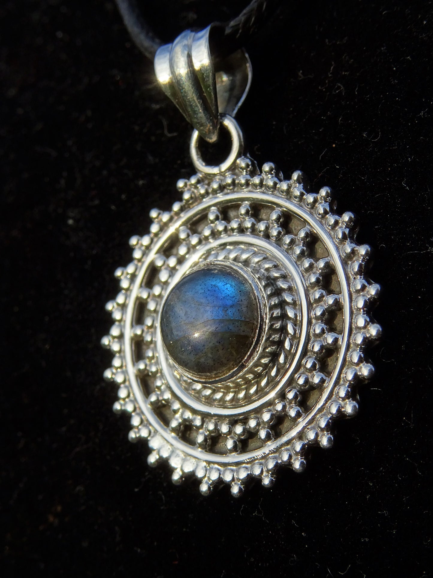 Collier "ATHENA" avec Pendentif Labradorite serti en Argent 925