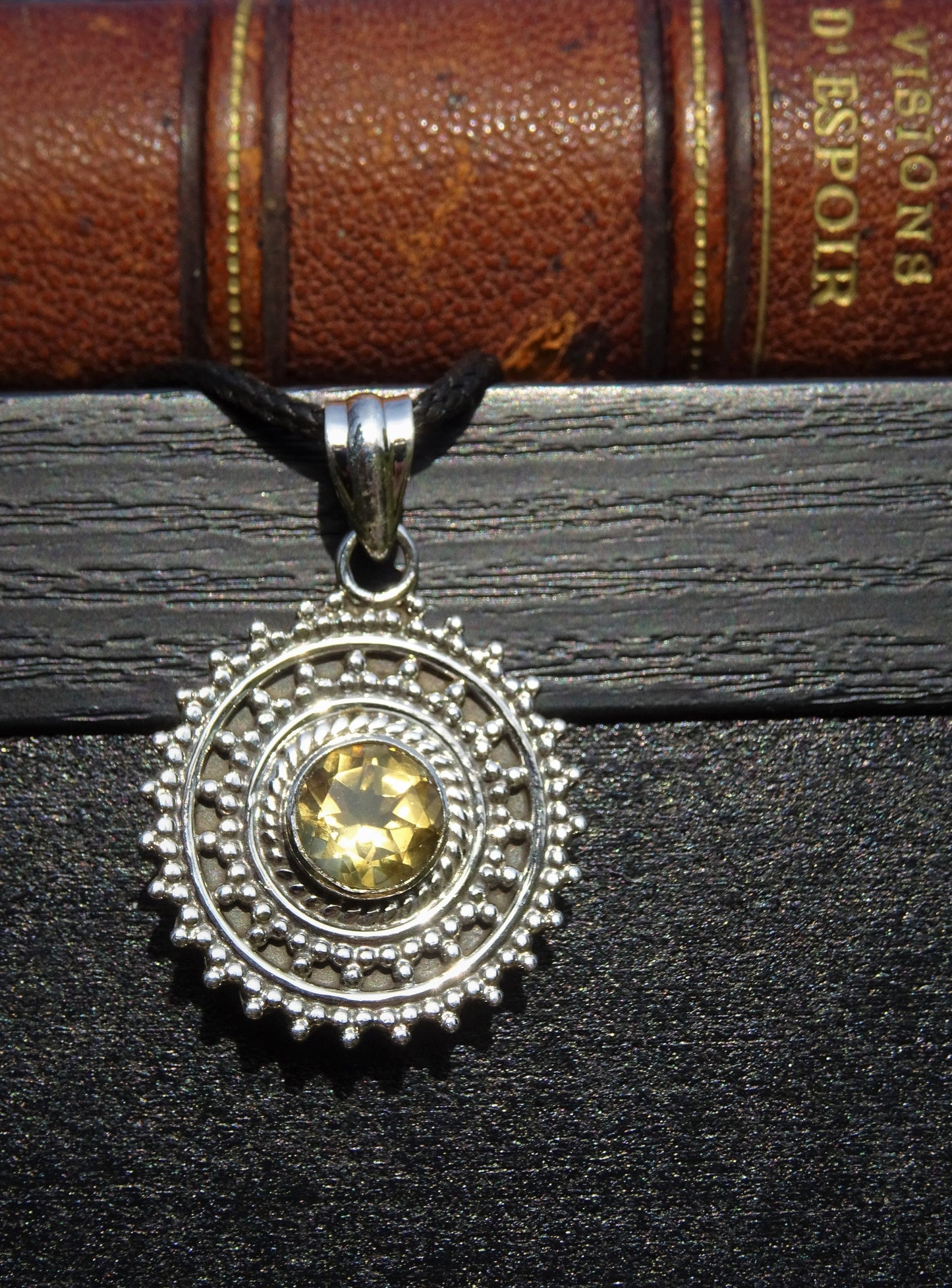 Collier "ATHENA" avec Pendentif Citrine serti en Argent 925