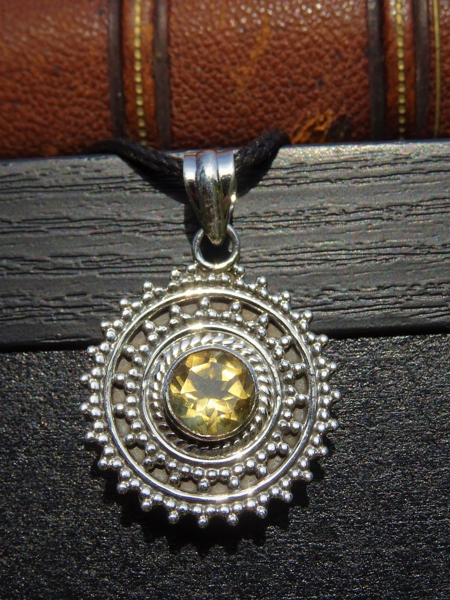 Collier "ATHENA" avec Pendentif Citrine serti en Argent 925