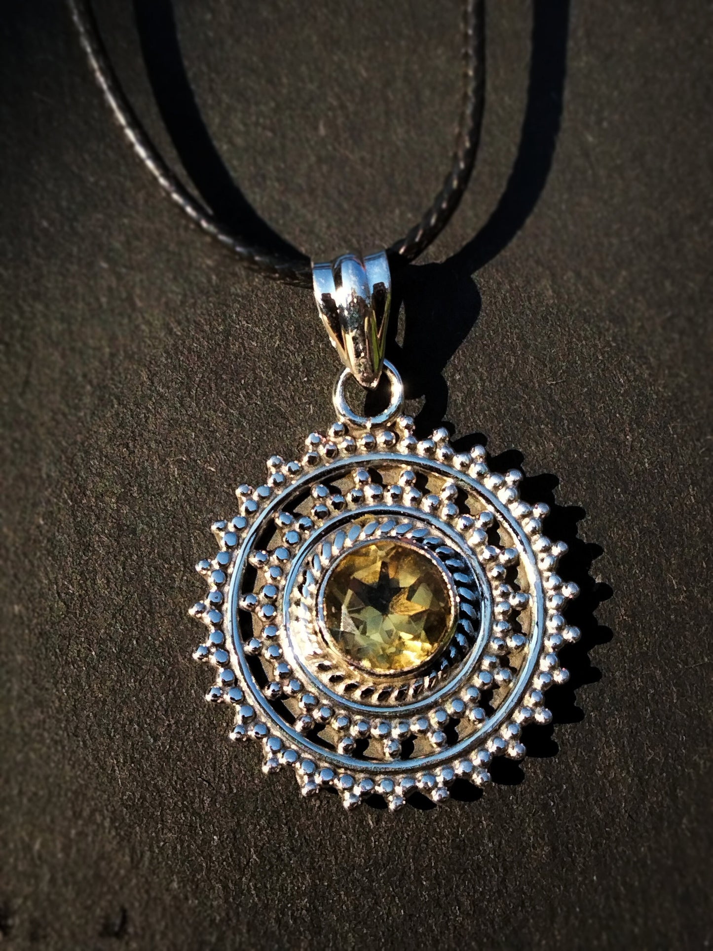 Collier "ATHENA" avec Pendentif Citrine serti en Argent 925