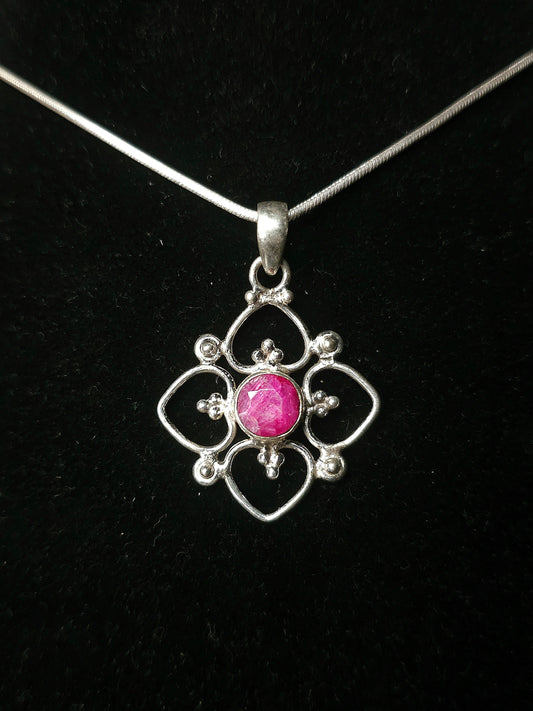 Collier "VENUS" avec Pendentif Rubis serti en Argent 925