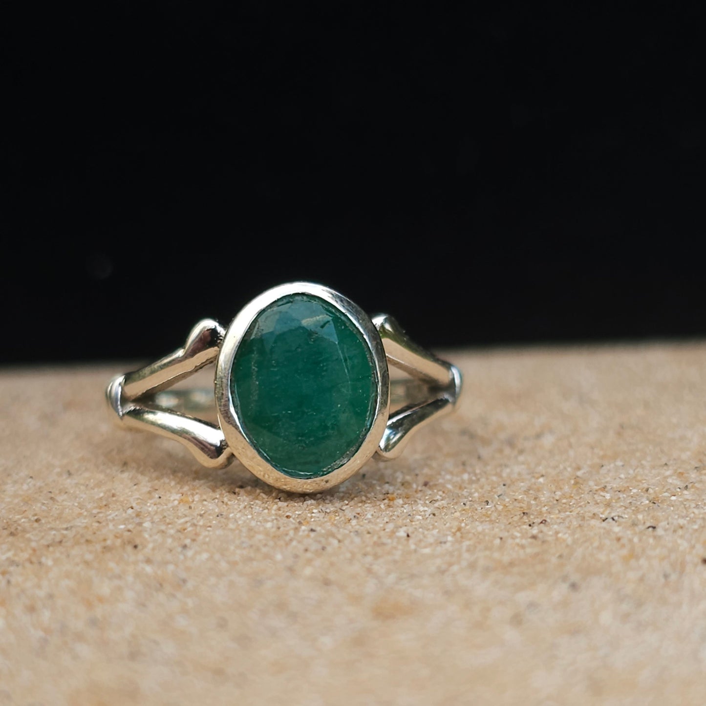 Ring Size 6 "ISIS" Emerald set in 925 Silver