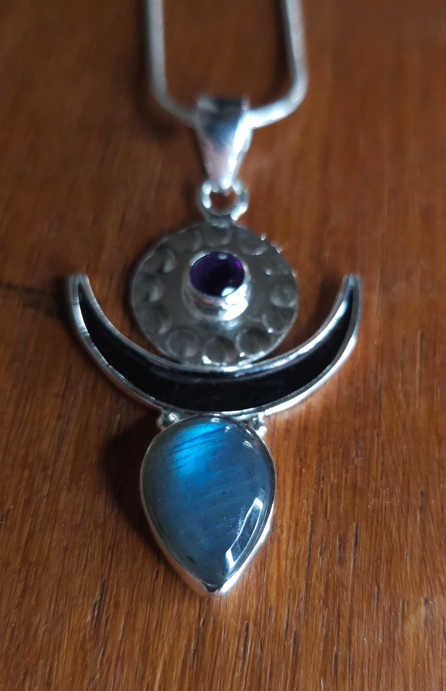 Necklace with “MOONGODDESS” Labradorite &amp; Amethyst Pendant set in 925 Silver