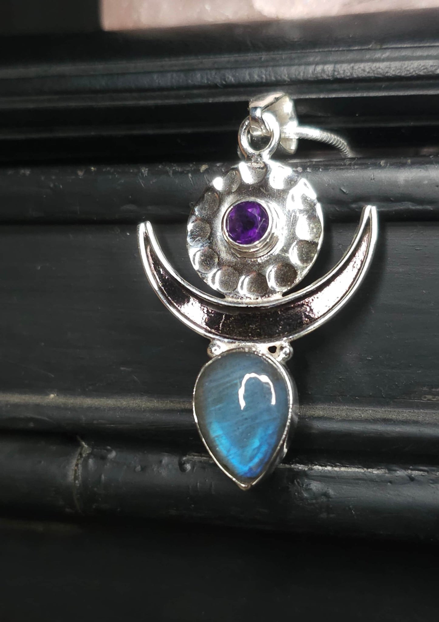 Necklace with “MOONGODDESS” Labradorite &amp; Amethyst Pendant set in 925 Silver