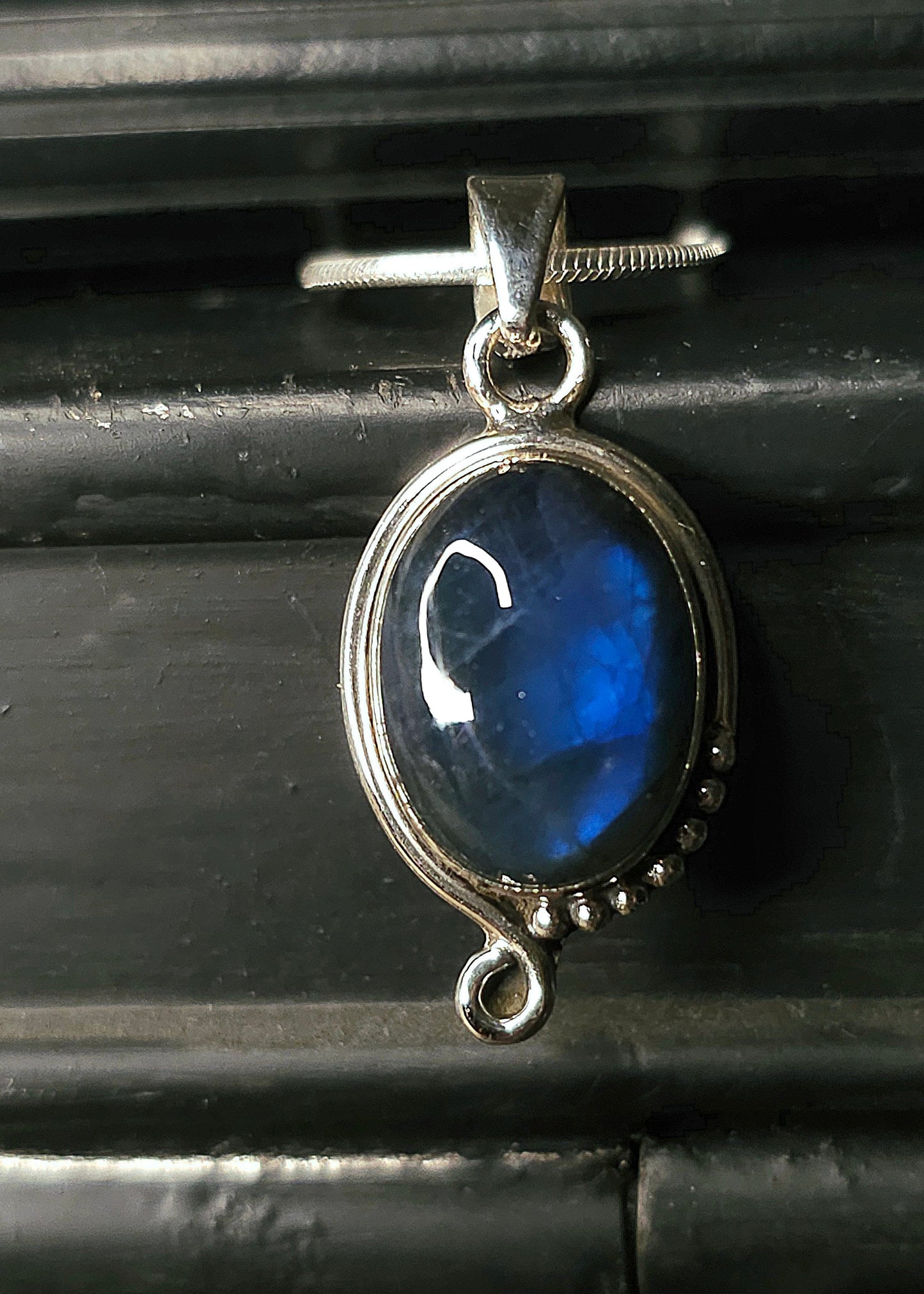 Collier "LILITH" avec Pendentif Labradorite serti en Argent 925