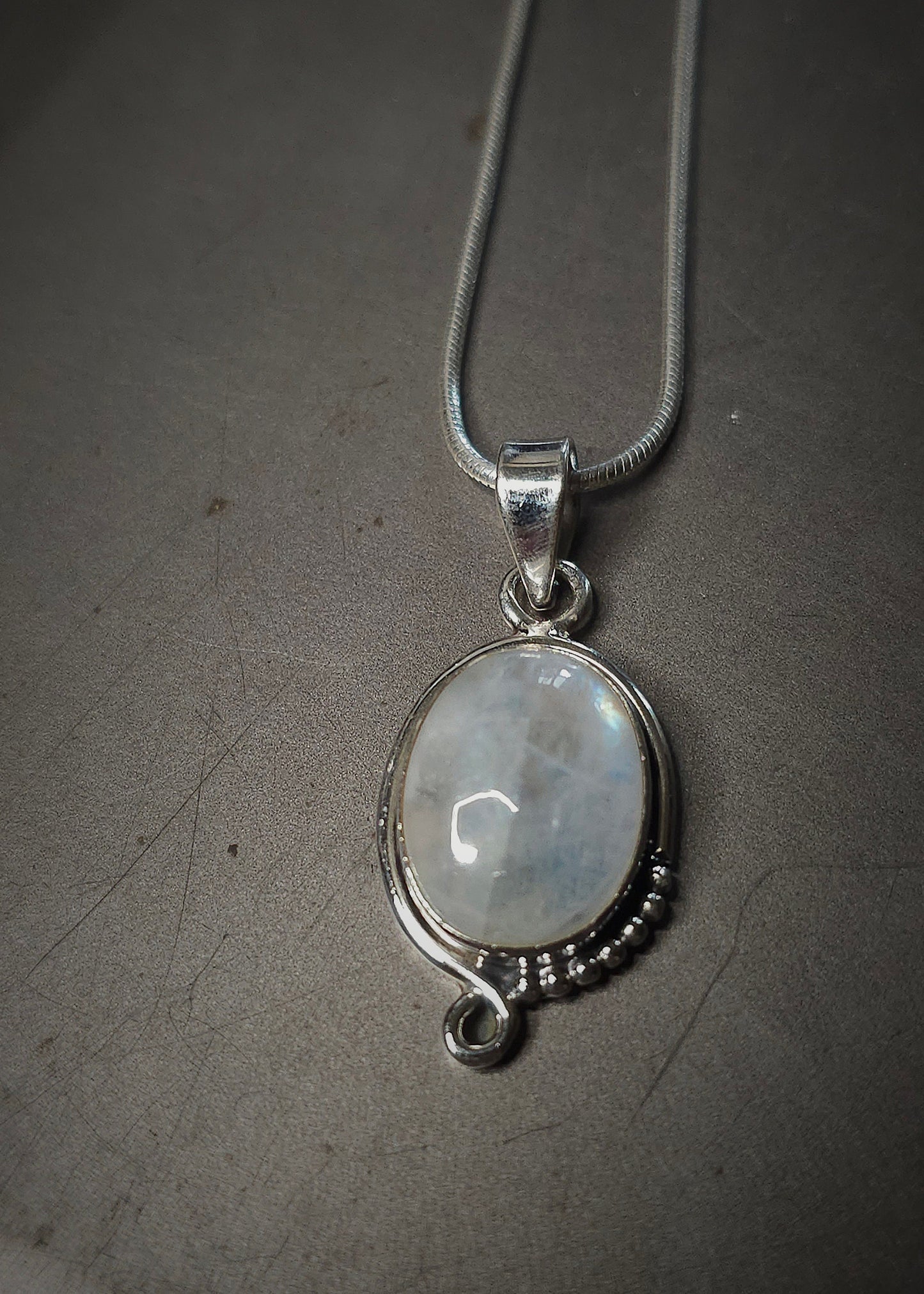 "LILITH" Necklace with Moonstone Pendant set in 925 Silver