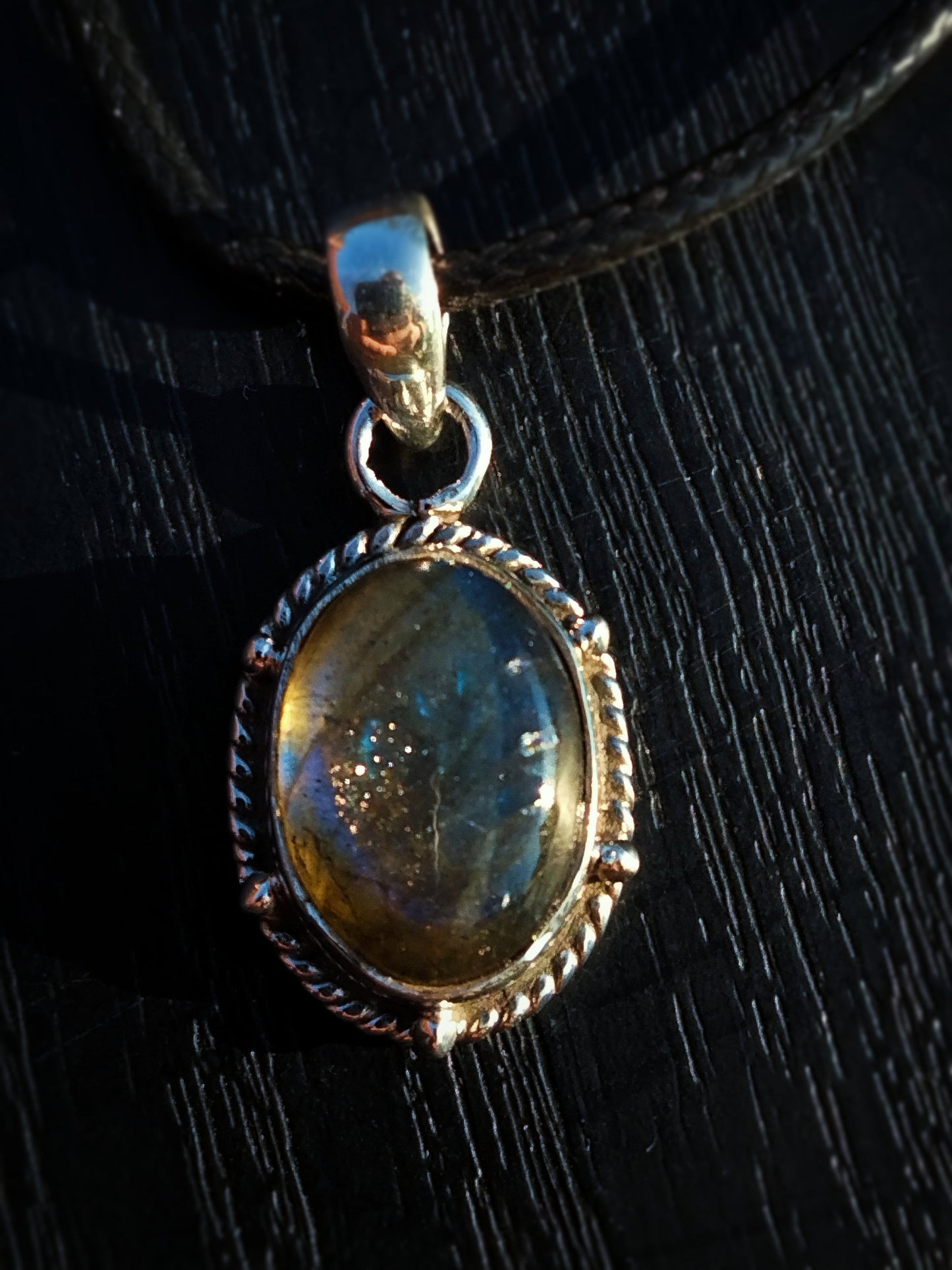 Collier "HERA" avec Pendentif Labradorite serti en Argent 925