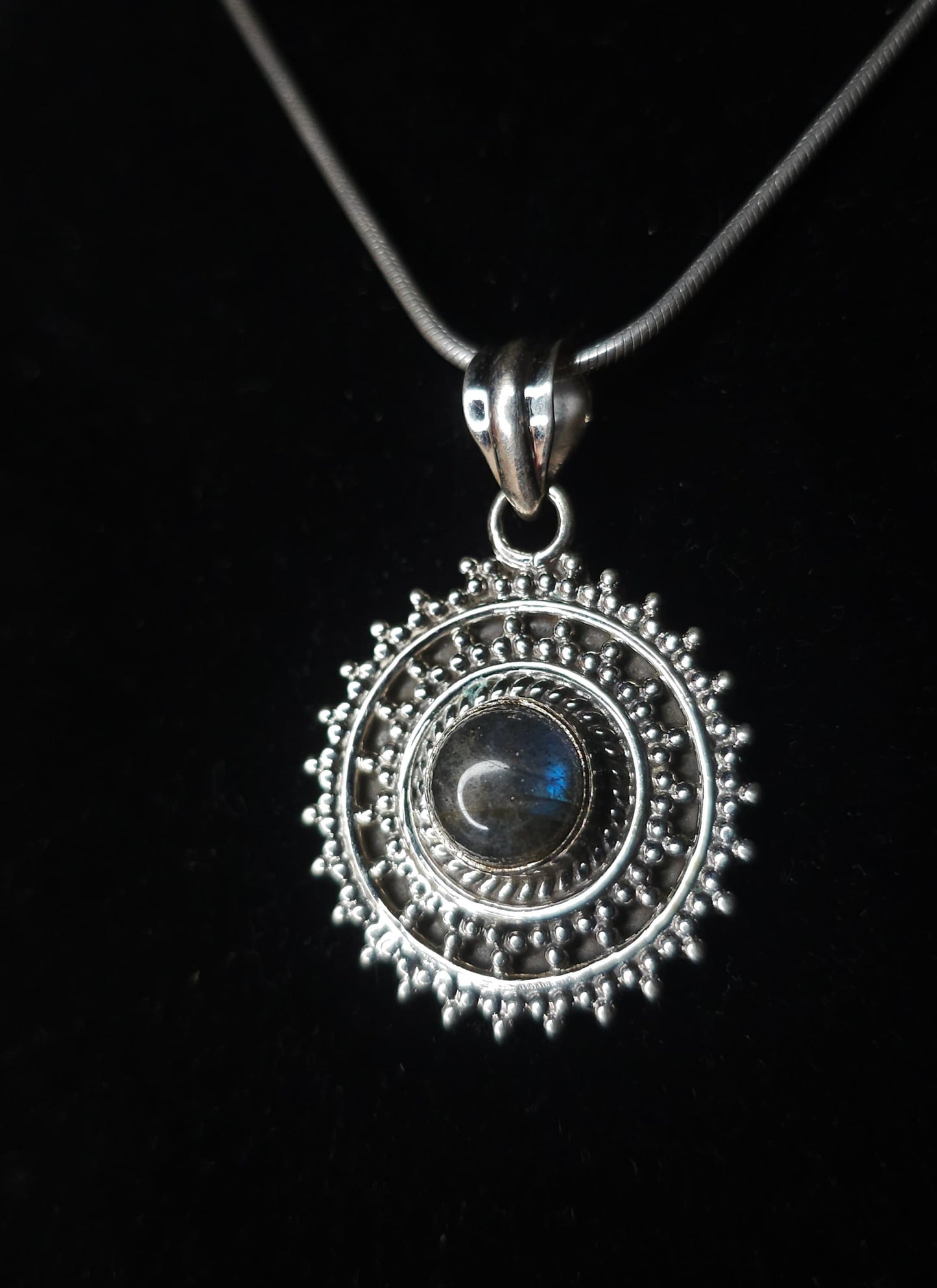 Collier "ATHENA" avec Pendentif Labradorite serti en Argent 925