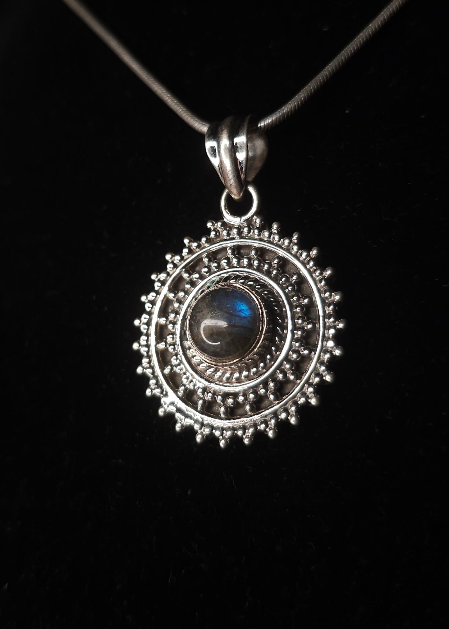 Collier "ATHENA" avec Pendentif Labradorite serti en Argent 925