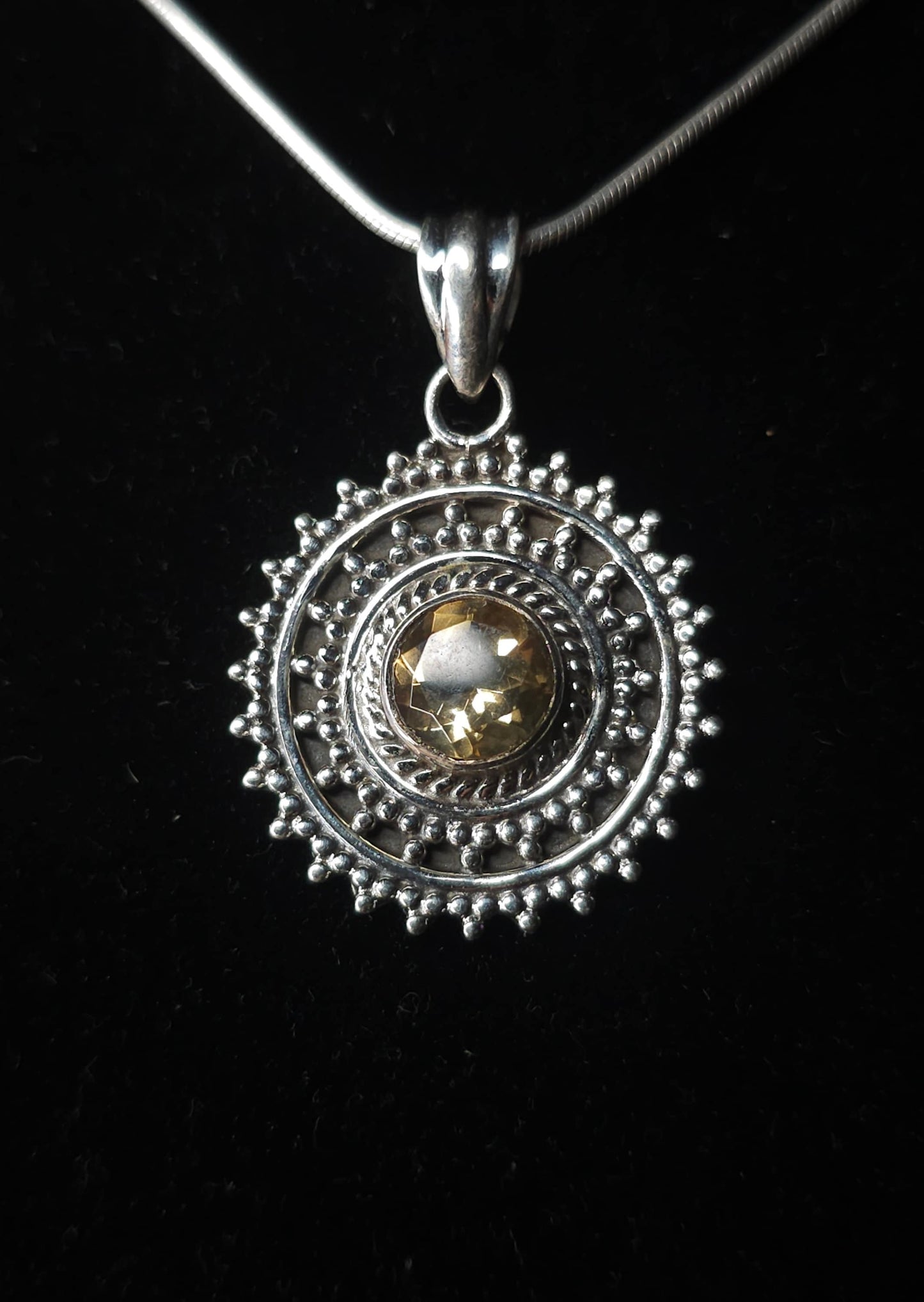 Collier "ATHENA" avec Pendentif Citrine serti en Argent 925