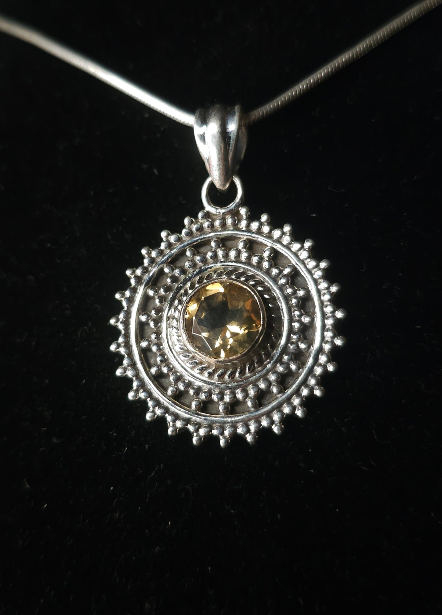 Collier "ATHENA" avec Pendentif Citrine serti en Argent 925