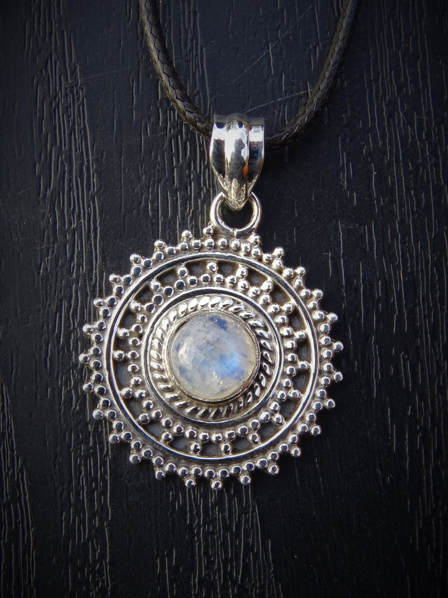 Collier "ATHENA" avec Pendentif Moonstone serti en Argent 925