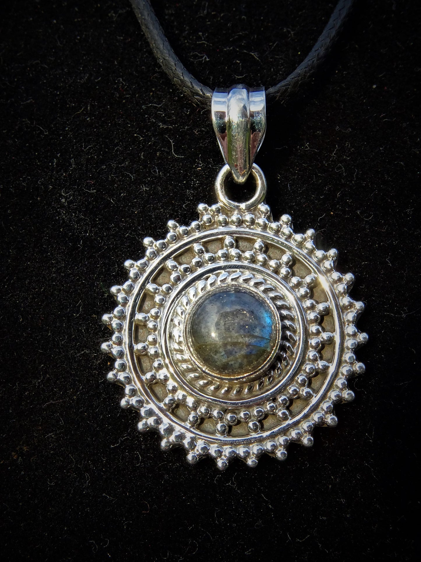 Collier "ATHENA" avec Pendentif Labradorite serti en Argent 925