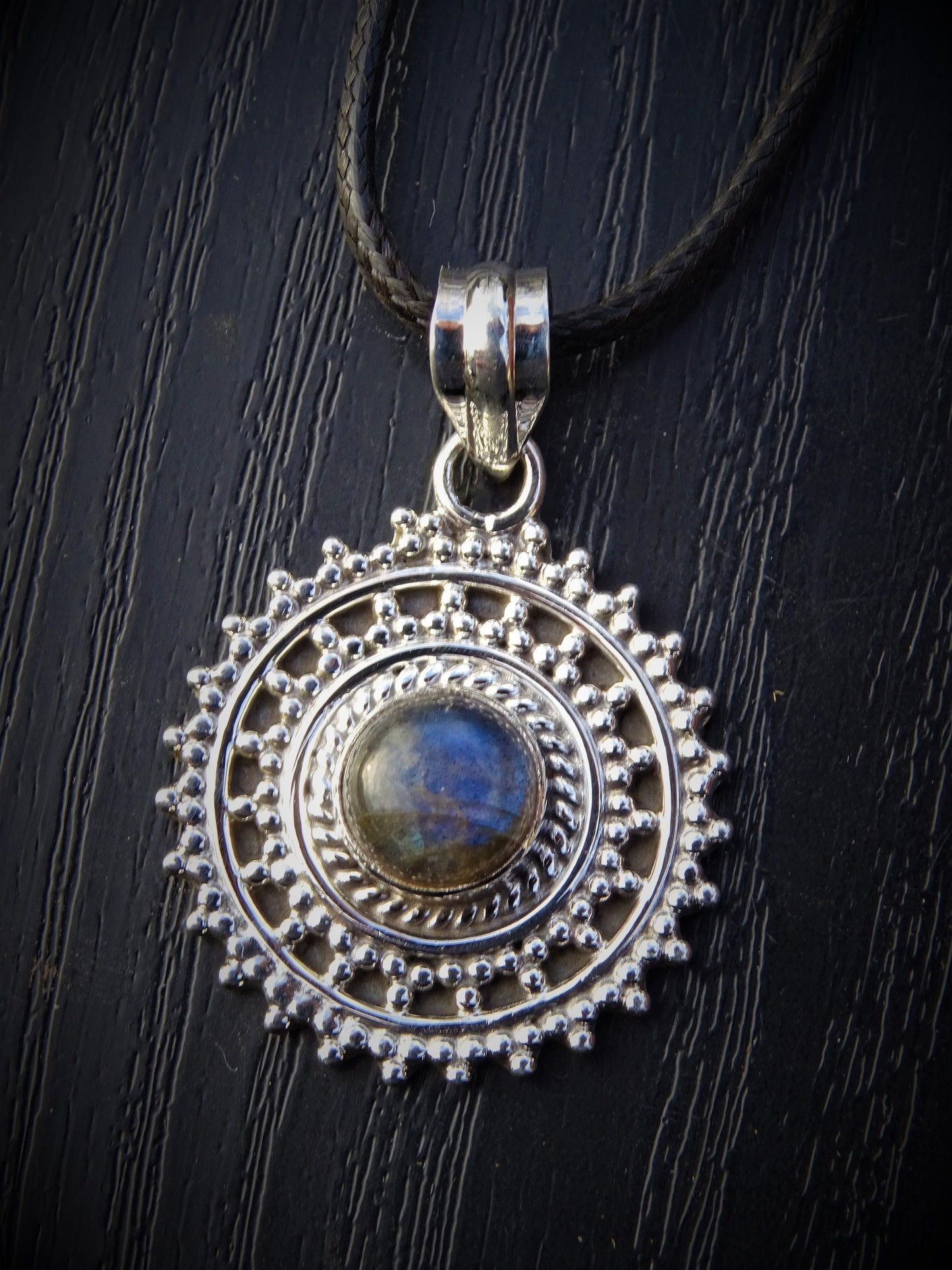 Collier "ATHENA" avec Pendentif Labradorite serti en Argent 925