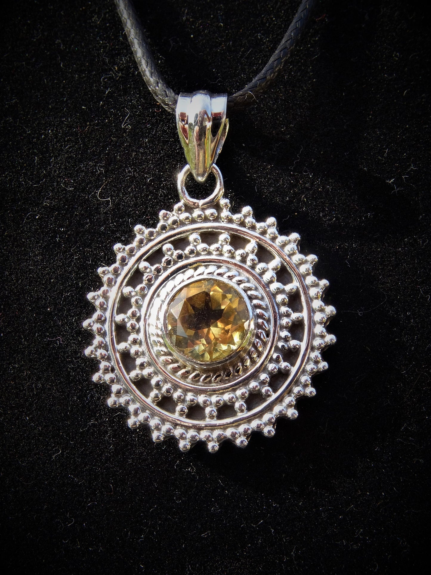 Collier "ATHENA" avec Pendentif Citrine serti en Argent 925