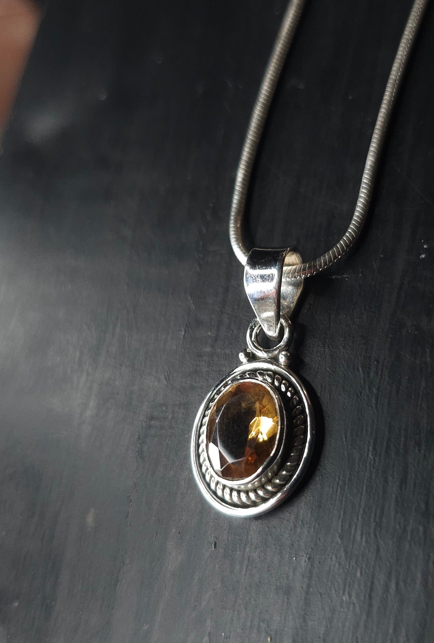 Collier "ARTEMIS" avec Pendentif Citrine serti en Argent 925