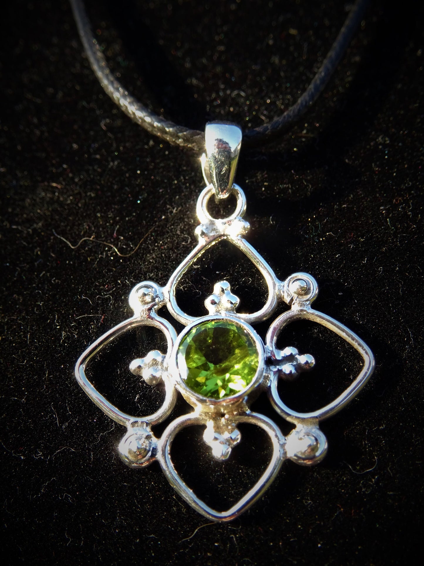 "VENUS" Necklace with Peridot Pendant set in 925 Silver