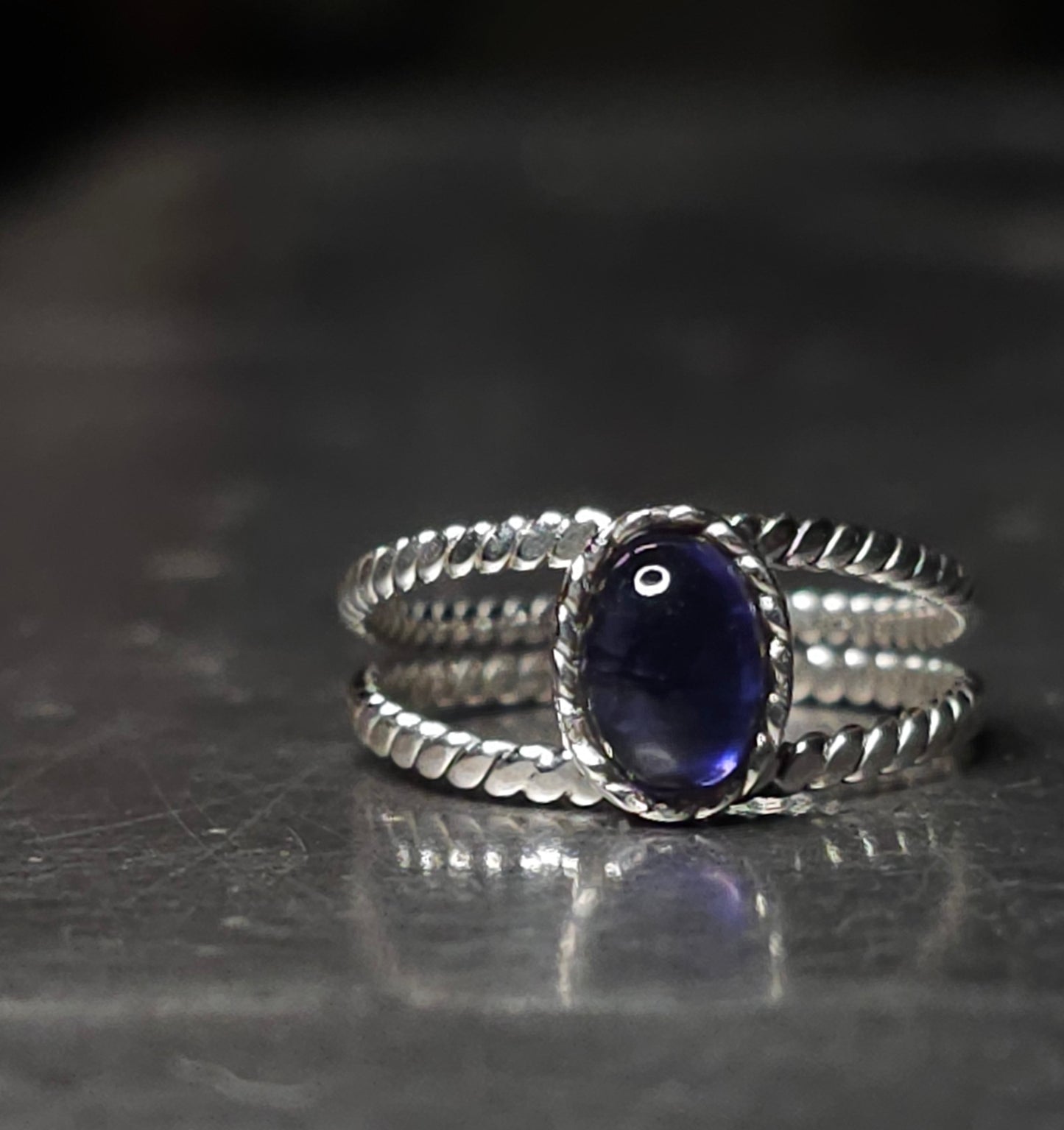 Bague "APHRODITE" avec Iolite serti en Argent 925